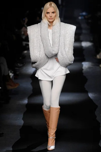 Look 24